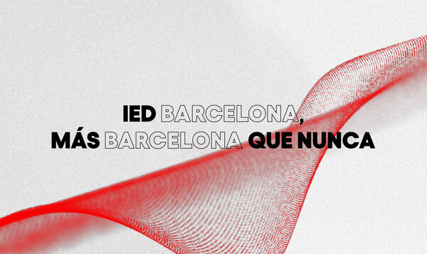 Frase El IED Barcelona, más Barcelona que nunca, escrita sobre un fondo beige con una onda roja cruzada